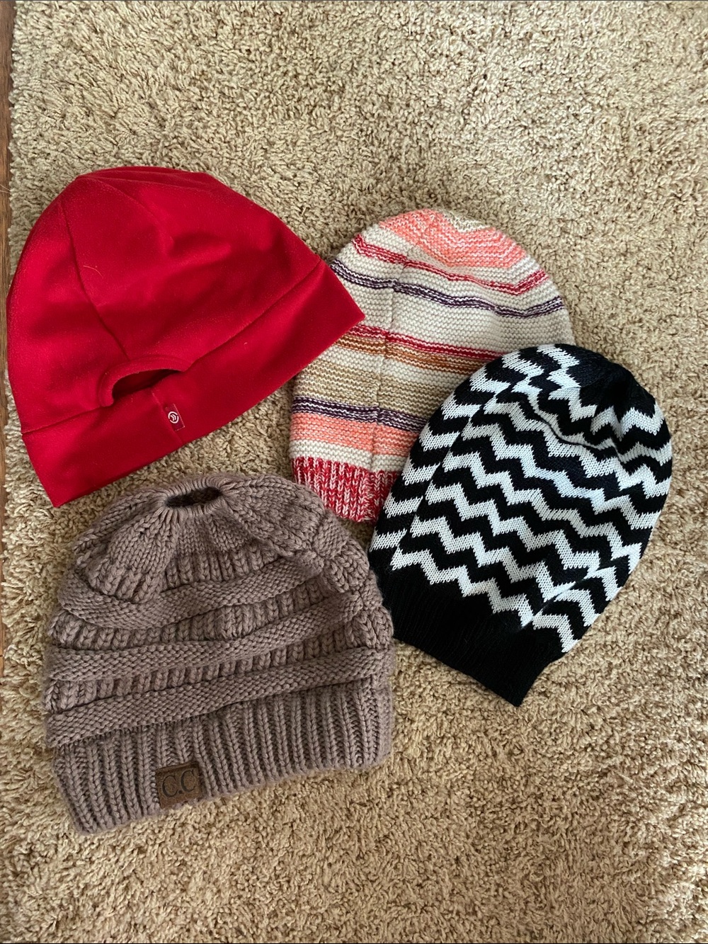 Bundle of four toboggans. Good condition various brands.